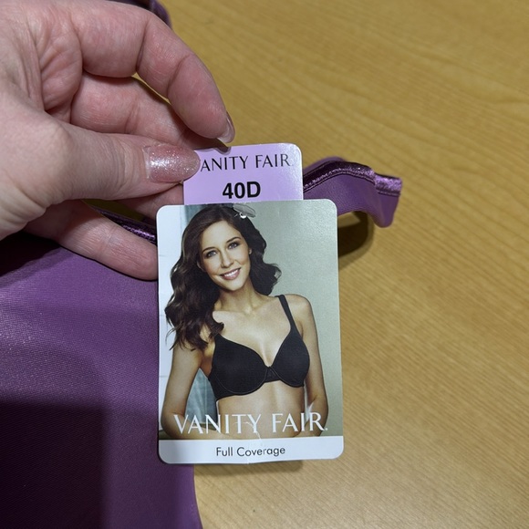 New Vanity Fair Bra 40D - Picture 2 of 5